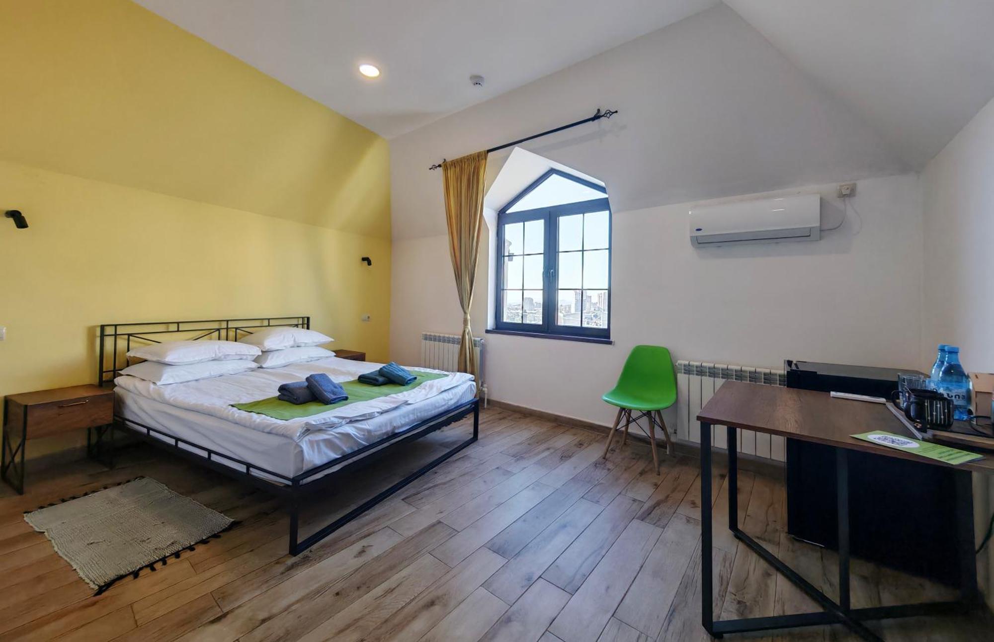Blur Inn Gallery 耶烈万 外观 照片
