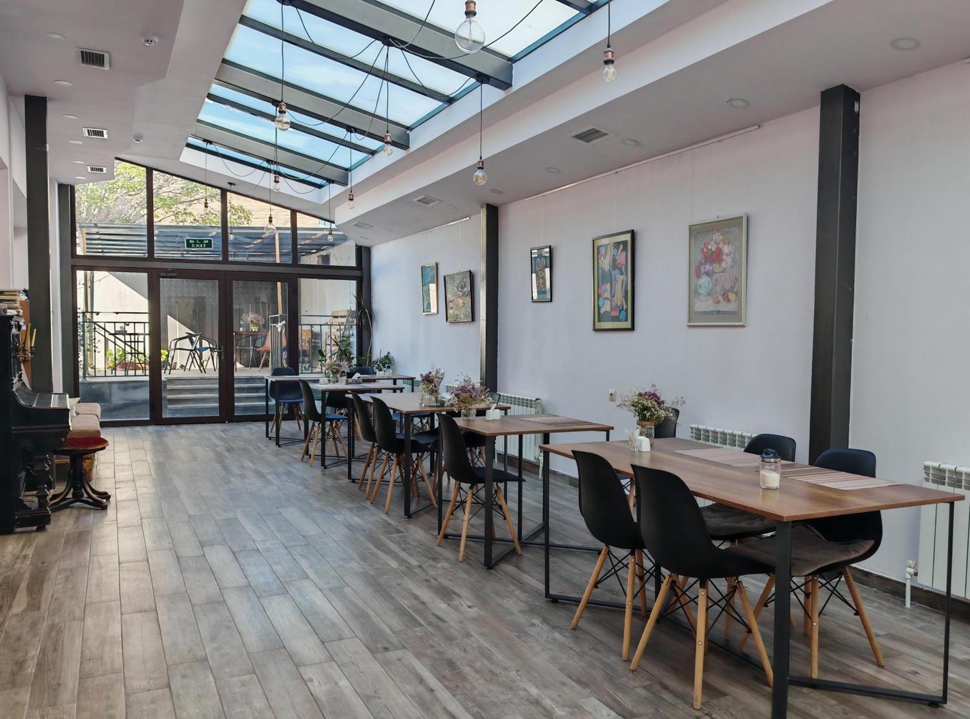 Blur Inn Gallery 耶烈万 外观 照片