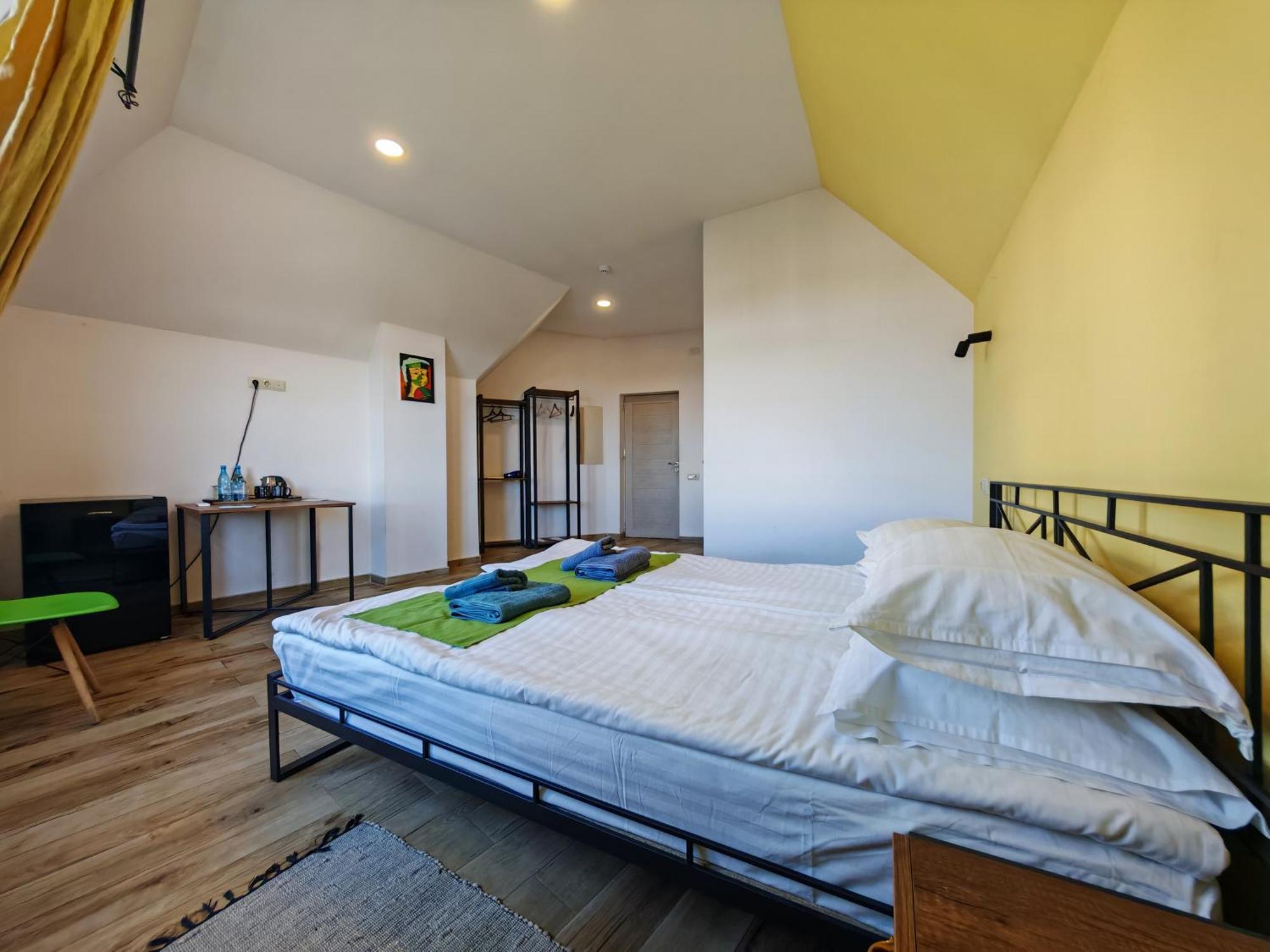 Blur Inn Gallery 耶烈万 外观 照片