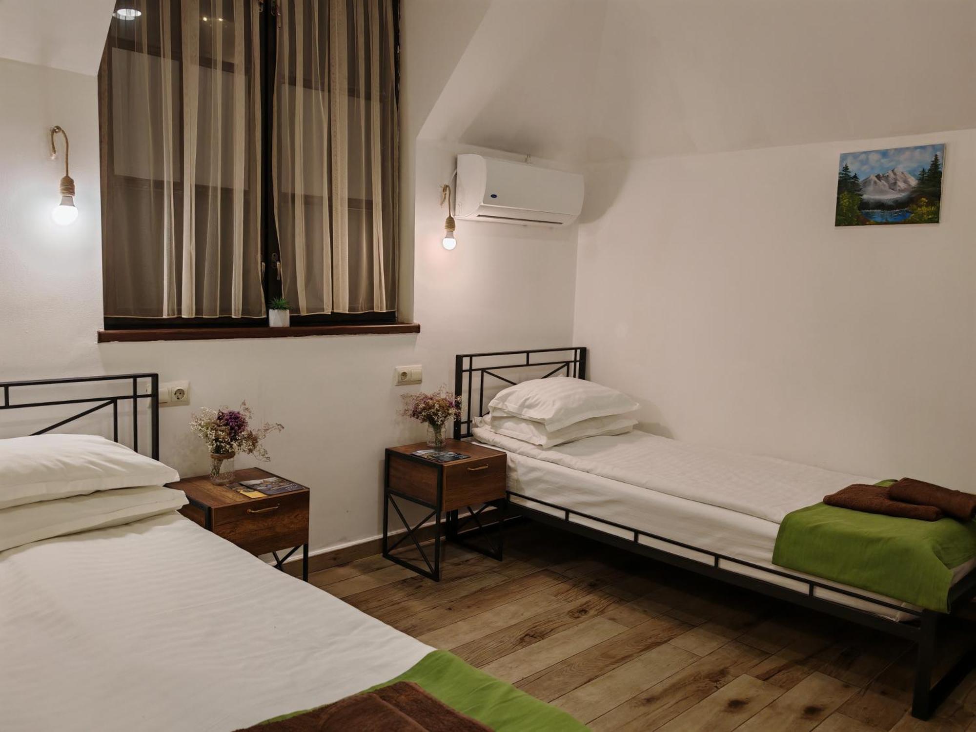 Blur Inn Gallery 耶烈万 外观 照片
