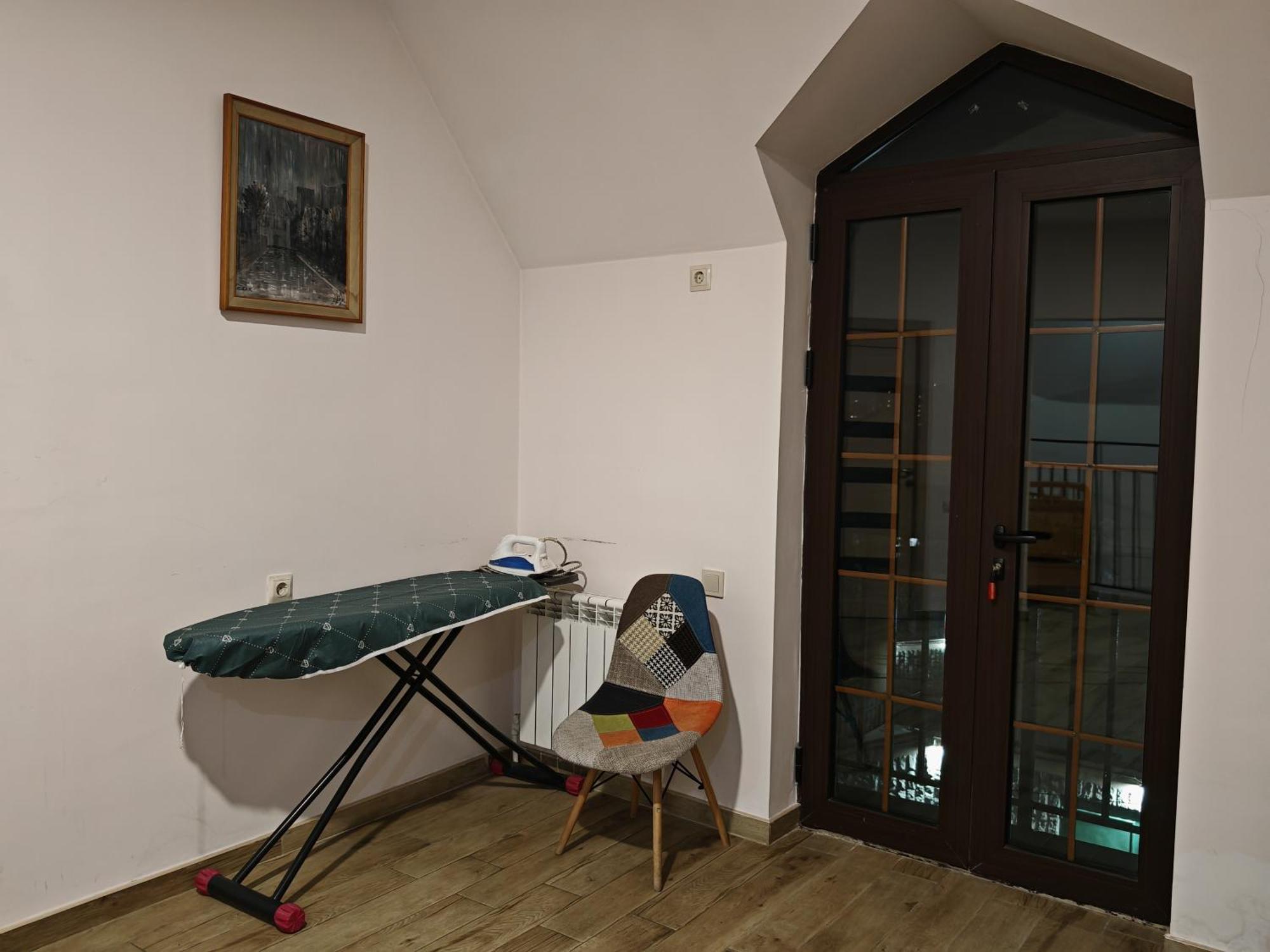 Blur Inn Gallery 耶烈万 外观 照片