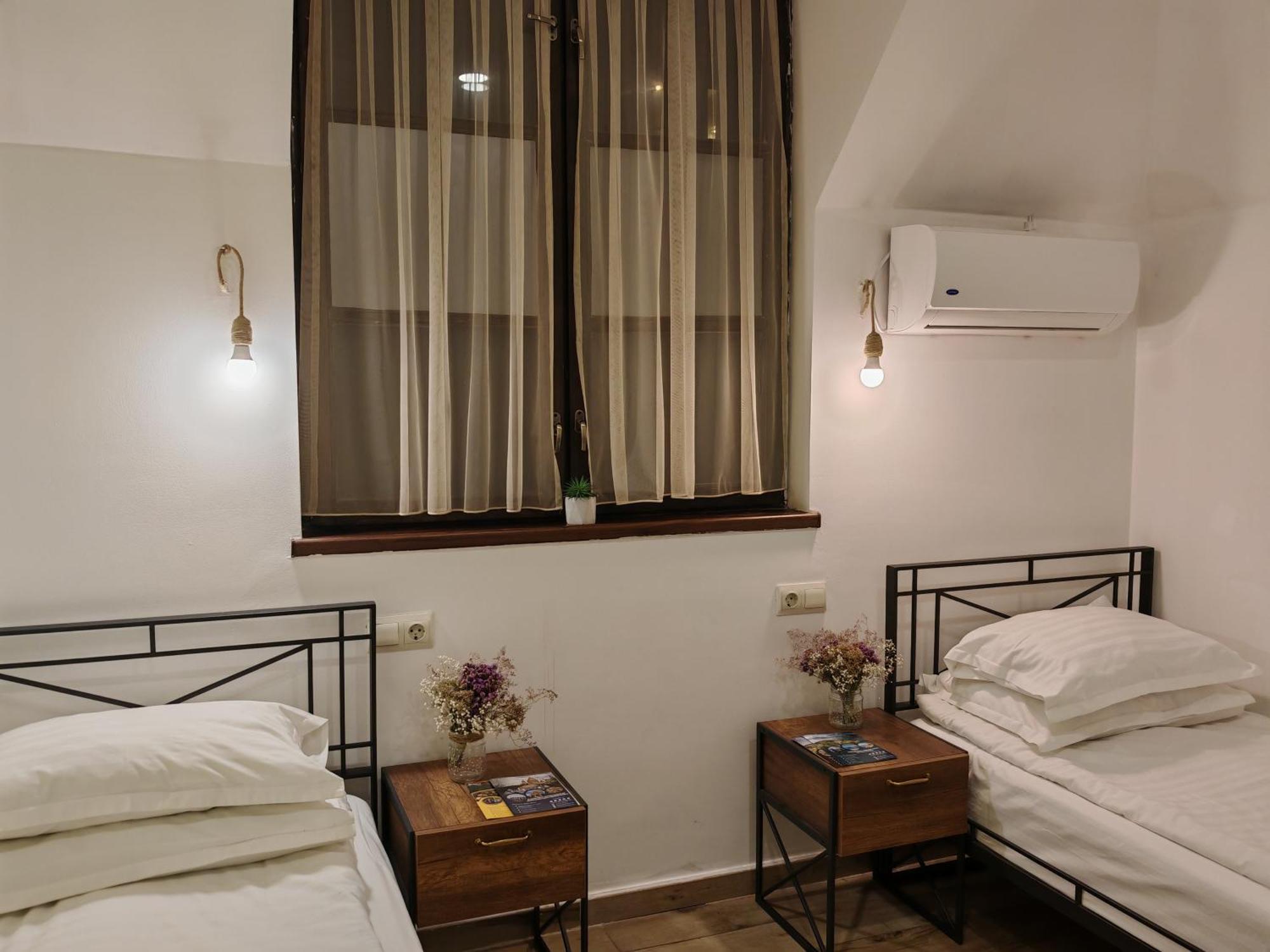 Blur Inn Gallery 耶烈万 外观 照片